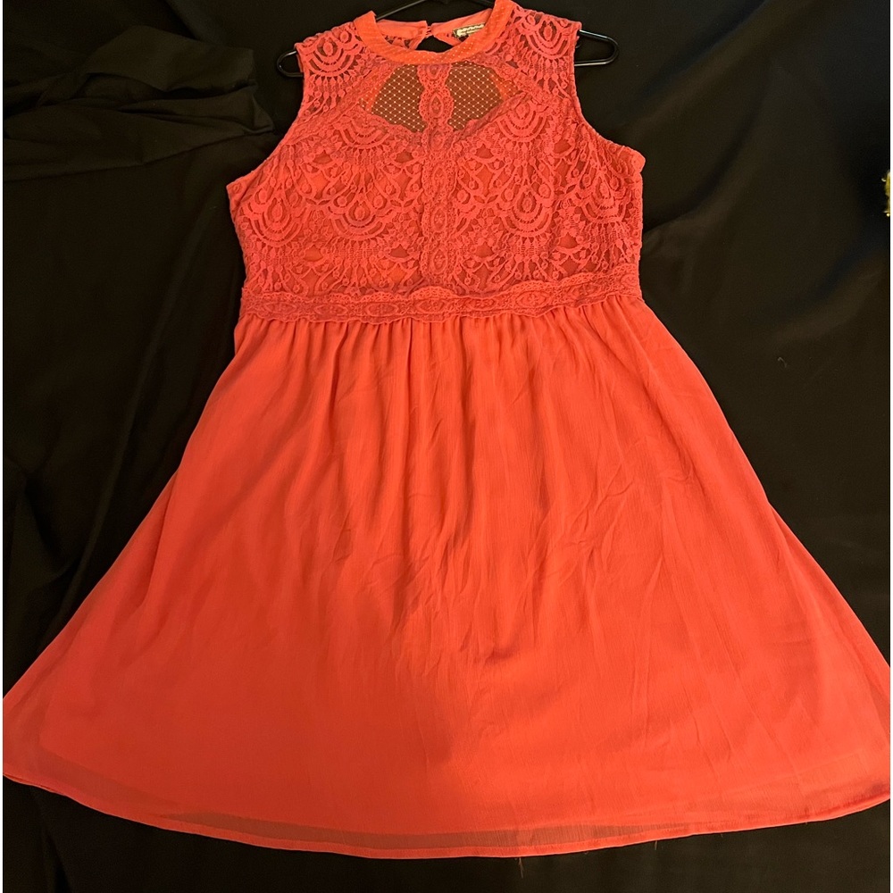 Junior’s Eyeshadow coral dress with lace bodice in size xl
